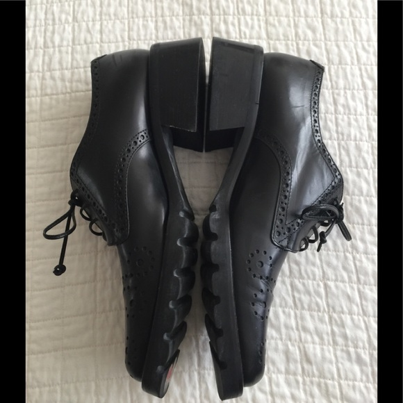Joan Helpern Signature hand made black leather oxford shoes. - Picture 2 of 10